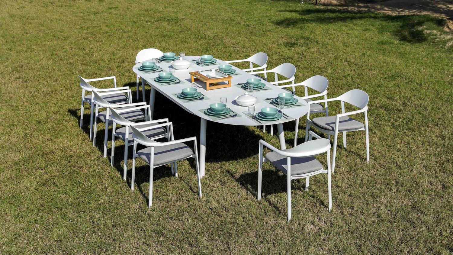 OUDENBURG WHITE VERSATILE DINING SET L-230CM (EXPANDABLE TO 300 CM) - طقم طاولة طعام - أبيض