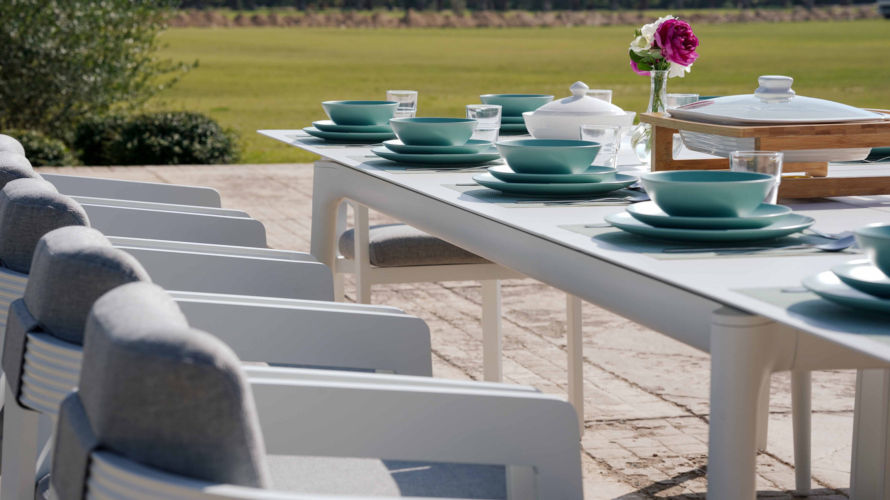 LIMBOURG WHITE VERSATILE DINING SET L-215CM (EXPANDABLE TO 315CM) - طقم طاولة طعام - أبيض