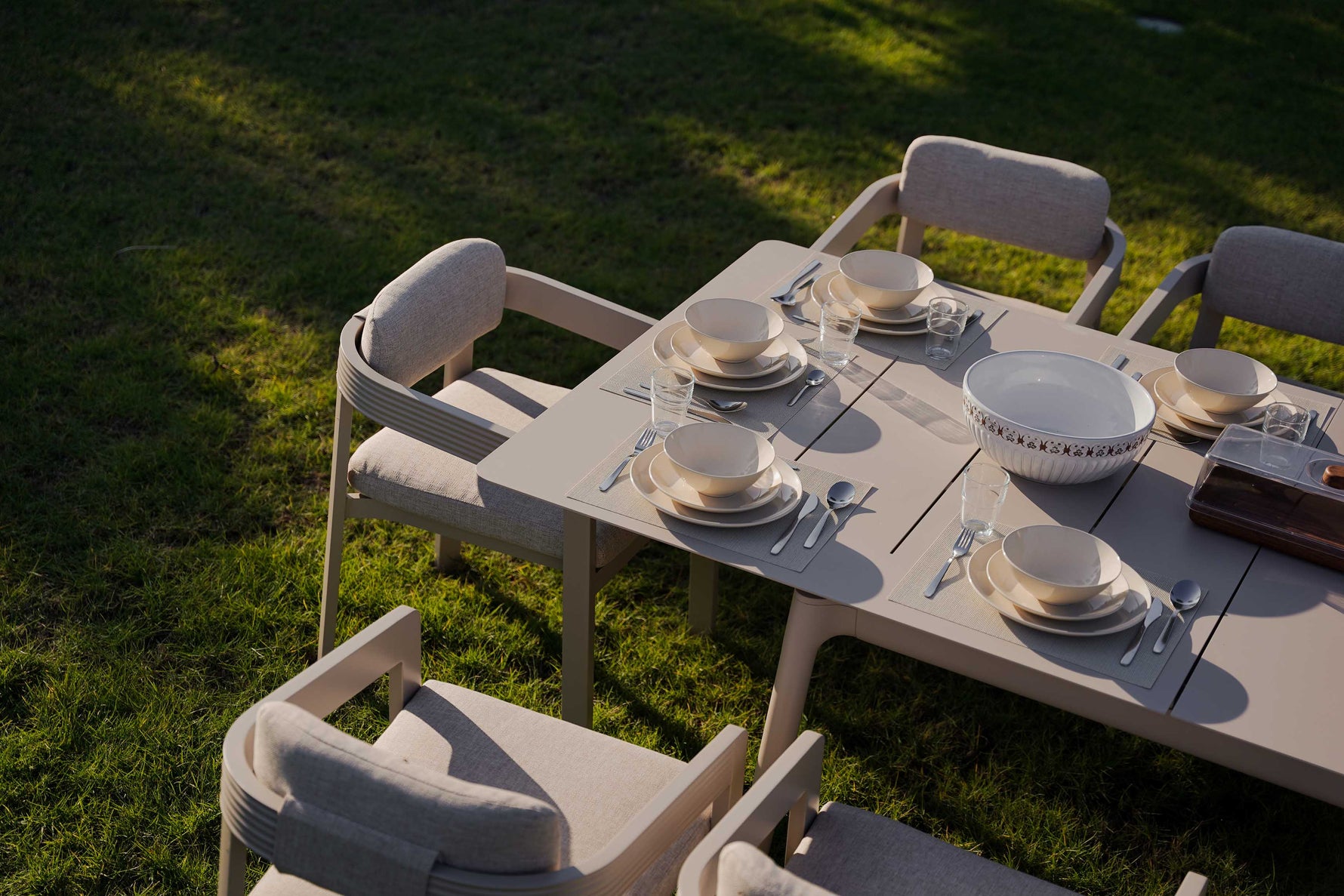 LIMBOURG BEIGE VERSATILE DINING SET L-215CM (EXPANDABLE TO 315CM) - طقم طاولة طعام - بيج
