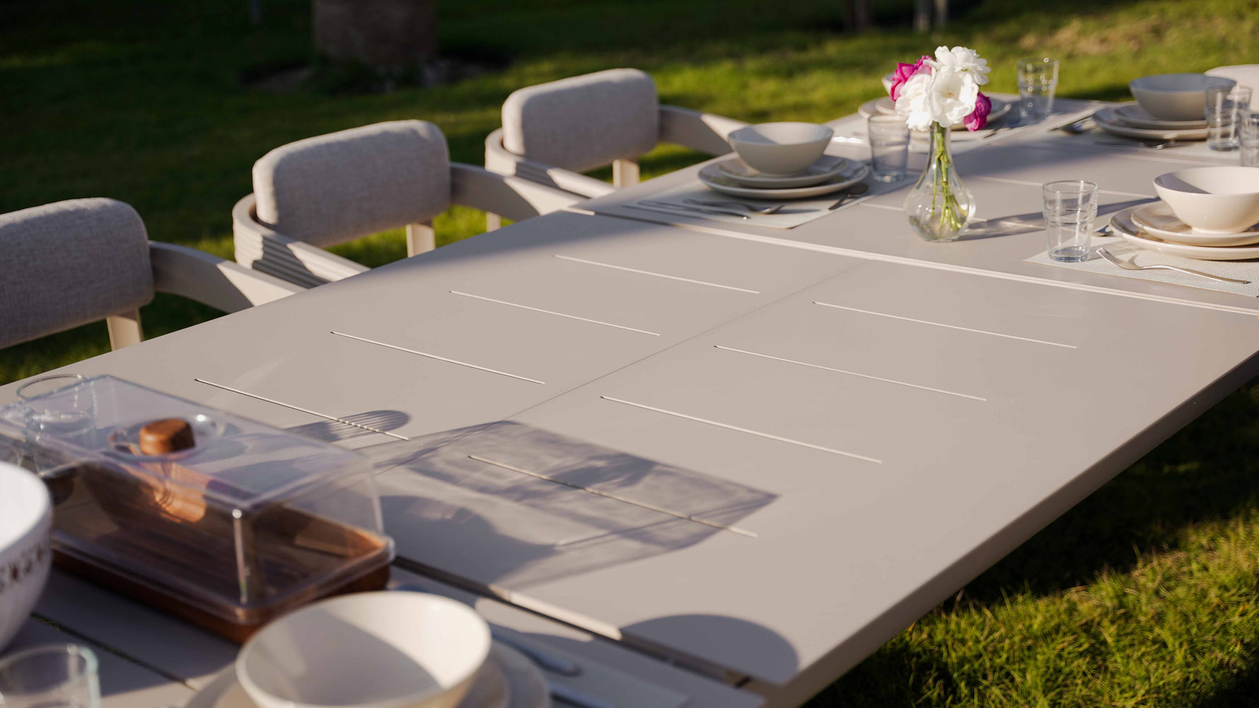 LIMBOURG BEIGE VERSATILE DINING SET L-215CM (EXPANDABLE TO 315CM) - طقم طاولة طعام - بيج