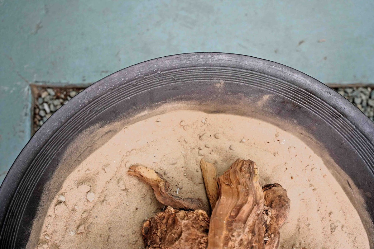 CAST IRON FIRE BOWL WITH RUSTY STEEL BASE - دوة الفحم