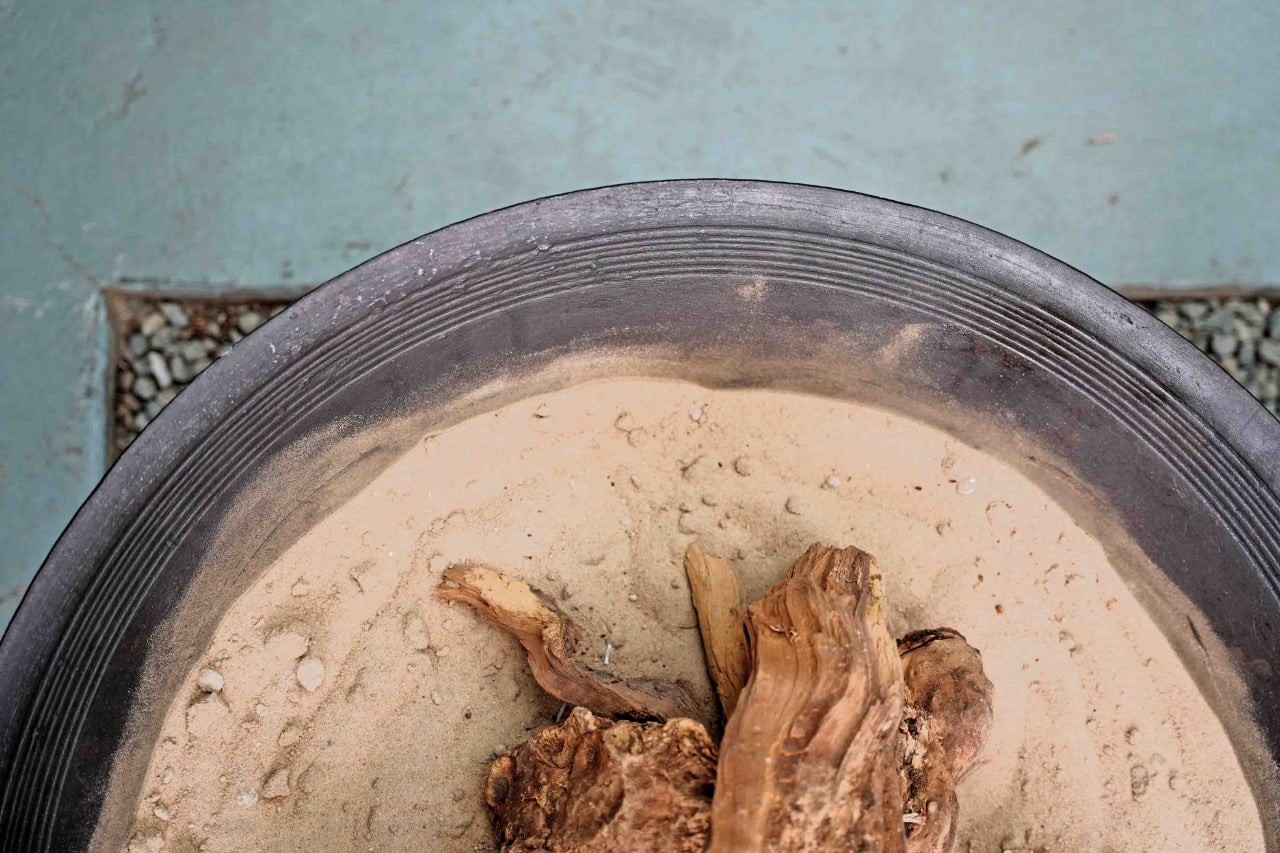 CAST IRON FIRE BOWL WITH RUSTY STEEL BASE - دوة الفحم