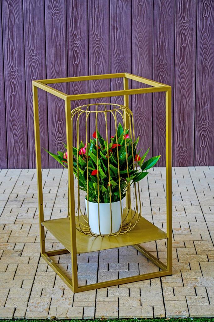 MENTON GOLD IRON STAND - ستاند حديد ذهبي