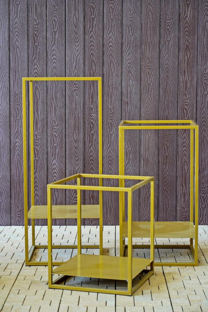 MENTON GOLD IRON STAND - ستاند حديد ذهبي